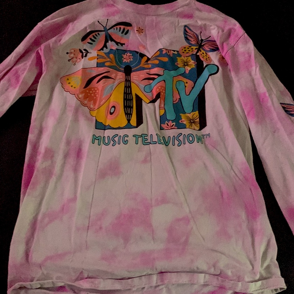 This Is A Cute Mtv Pink longsleave shirt!